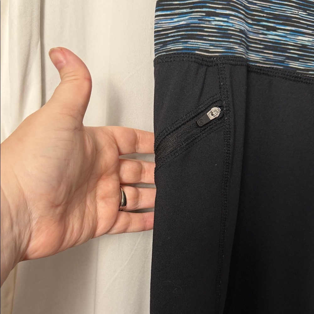 LIVI Lane Bryant Active Black and Blue Patterned High Waist Leggings Size 18/20 - Picture 4 of 8